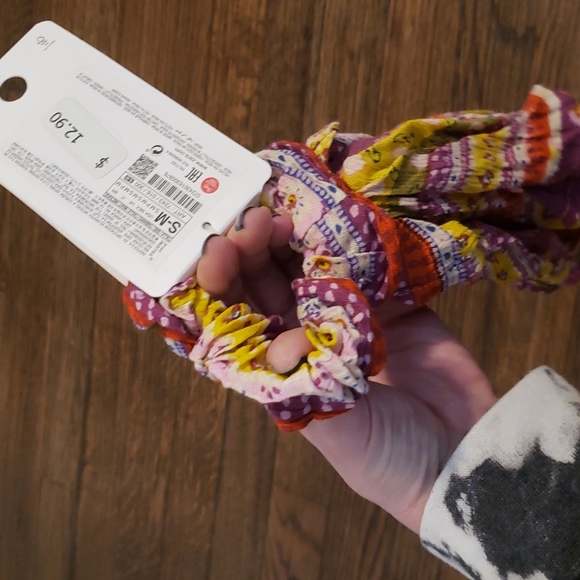 Hair accessory - Picture 2 of 3